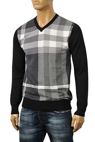 BURBERRY Men's V-Neck Sweater #112